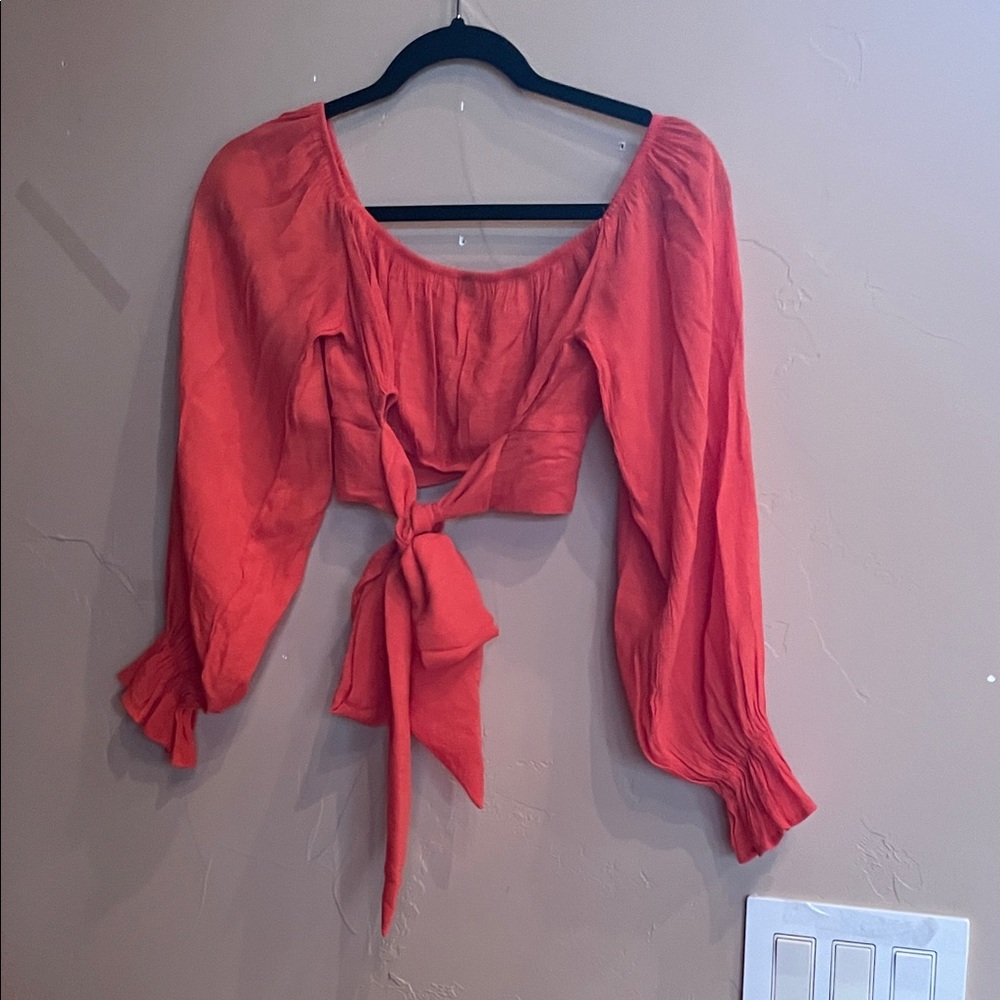 Source Unknown Coral Tie-Front Long Sleeve Crop Top - Picture 2 of 4